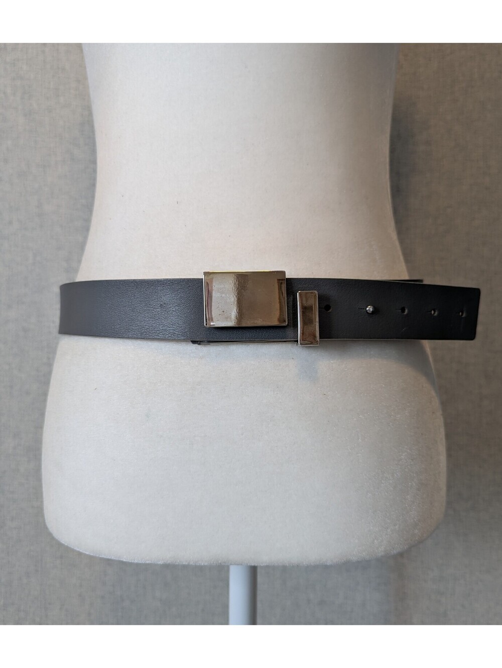 Lafayette 148 leather belt w/ architectural chrome buckle